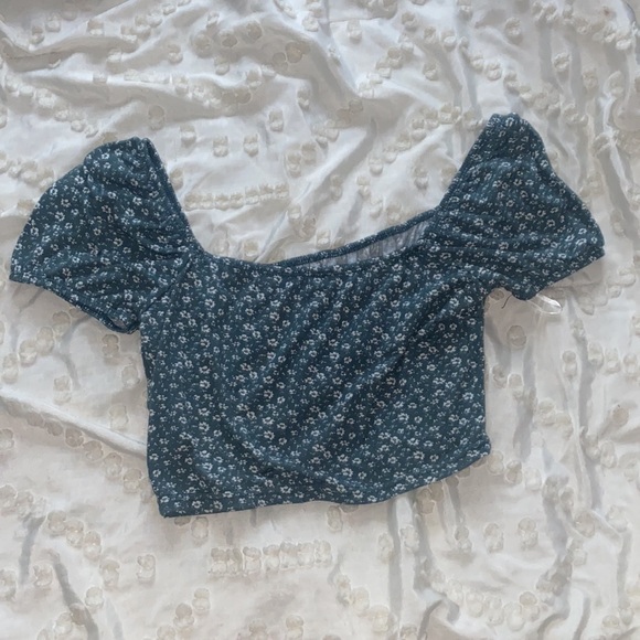 green with little white flowers, perfect for summer - Picture 3 of 3